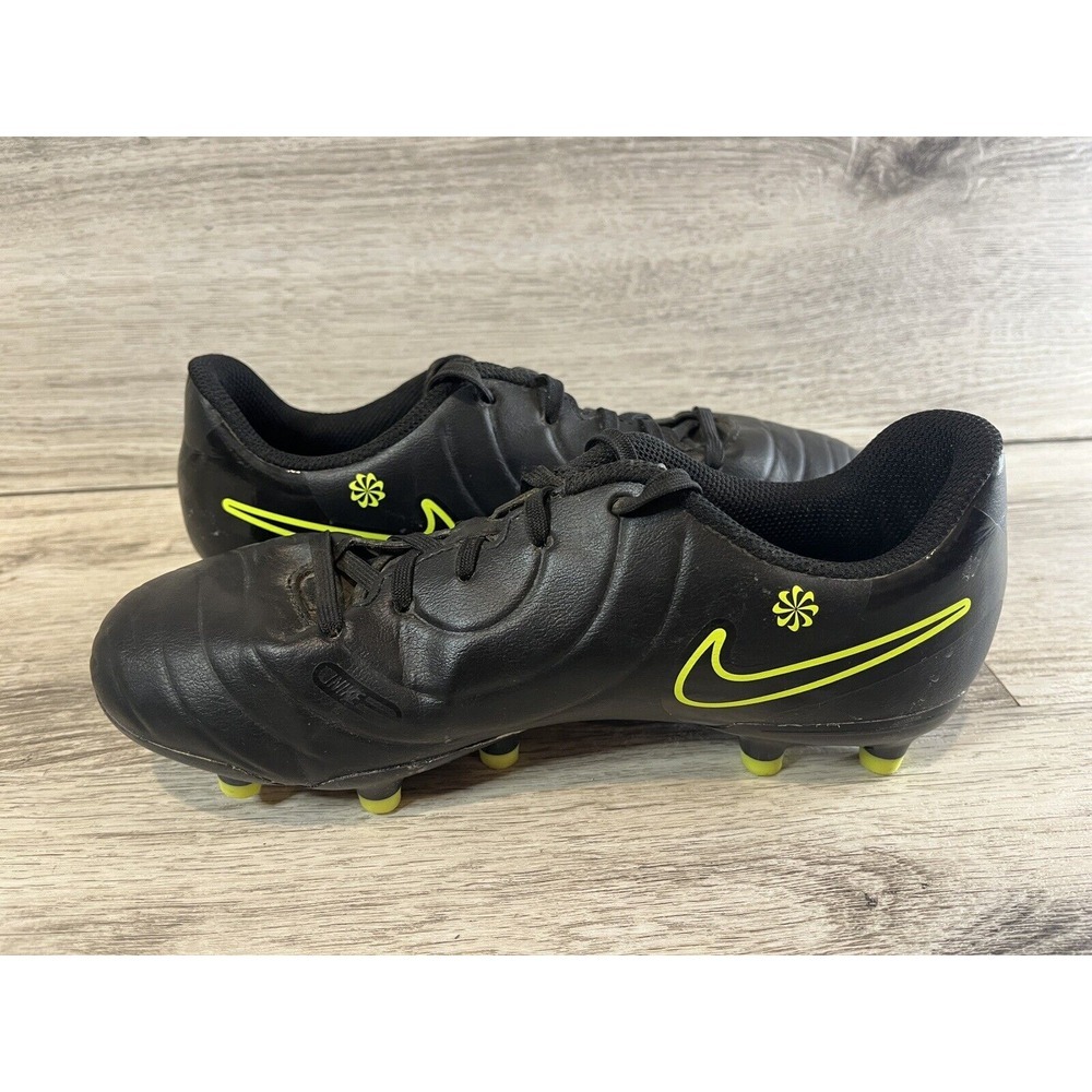 Nike Jr. Tiempo Legend 10 Club Soccer Cleats DV4352-001 Black Volt Size 4Y - Picture 5 of 8